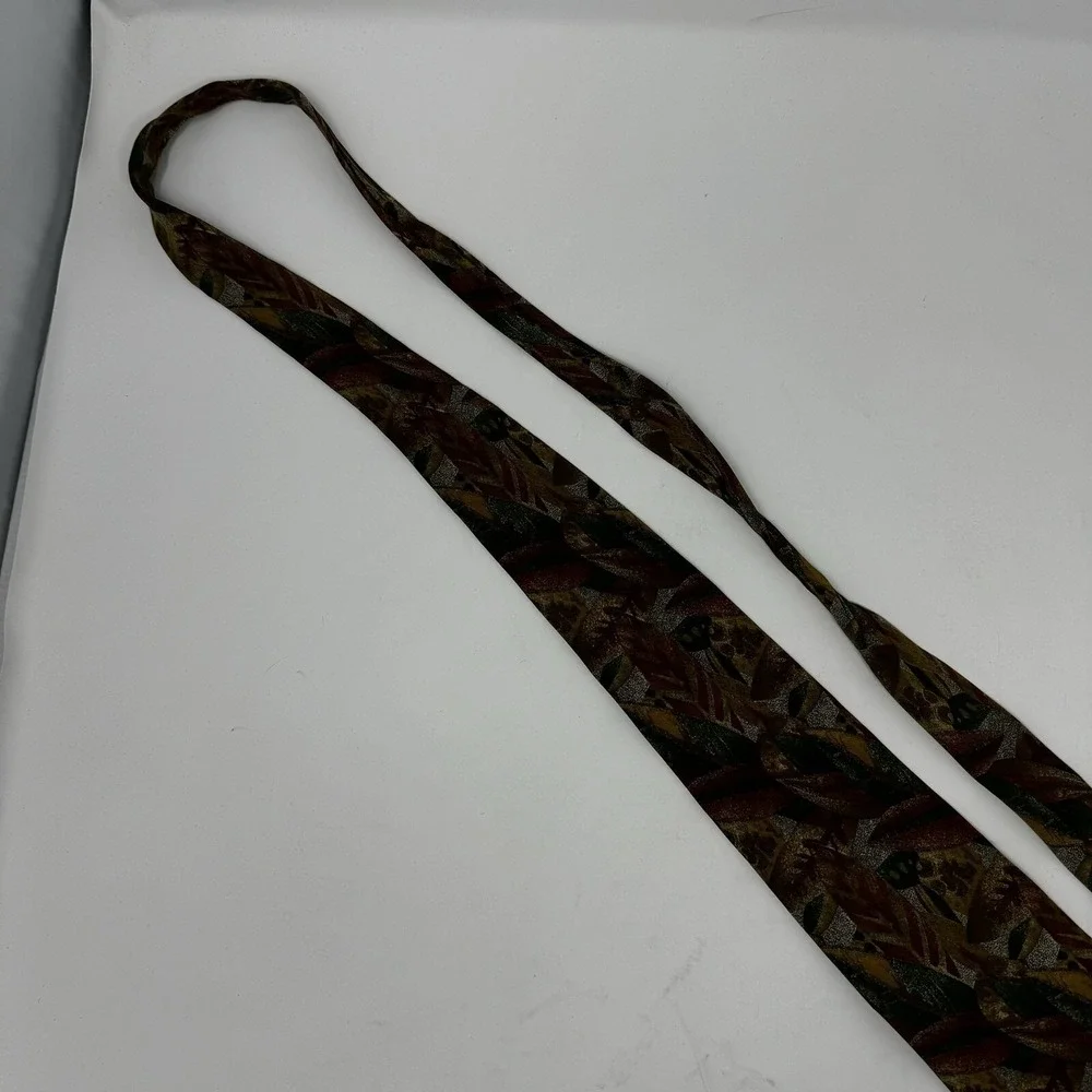 Men's Tie 100% Silk Green and Brown Leaves‎